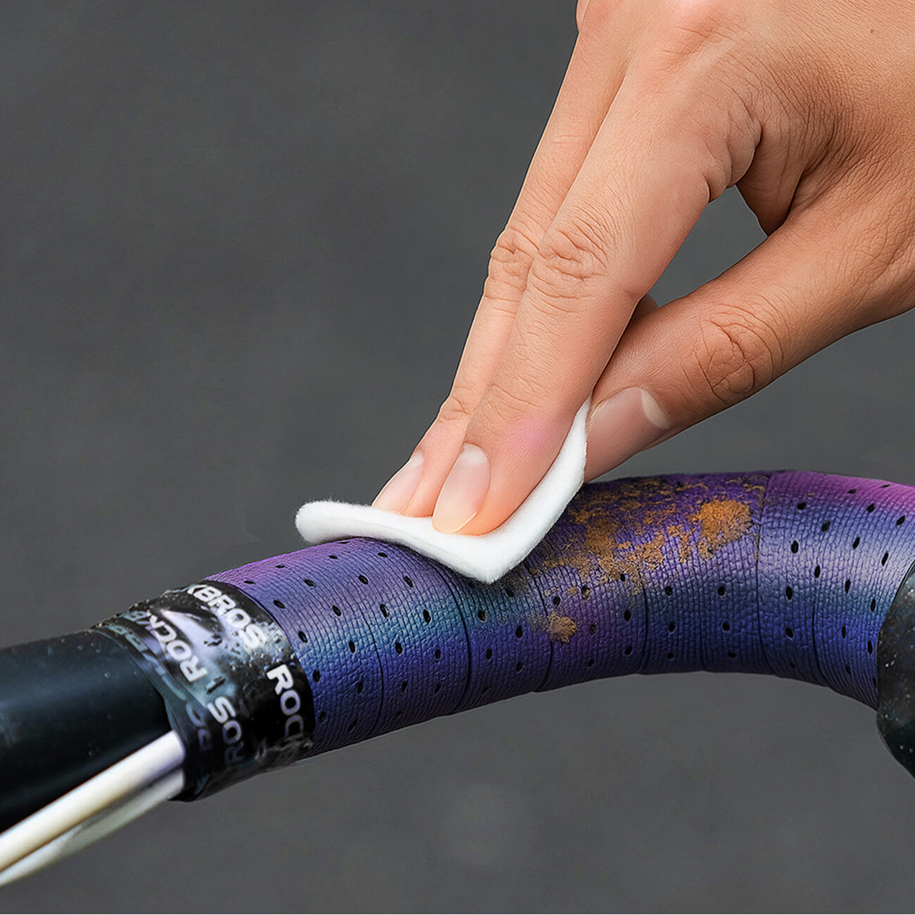 Rockbros Handlebar Tape Perforated Silicone with Chameleon Effect - Purple - imagine 4