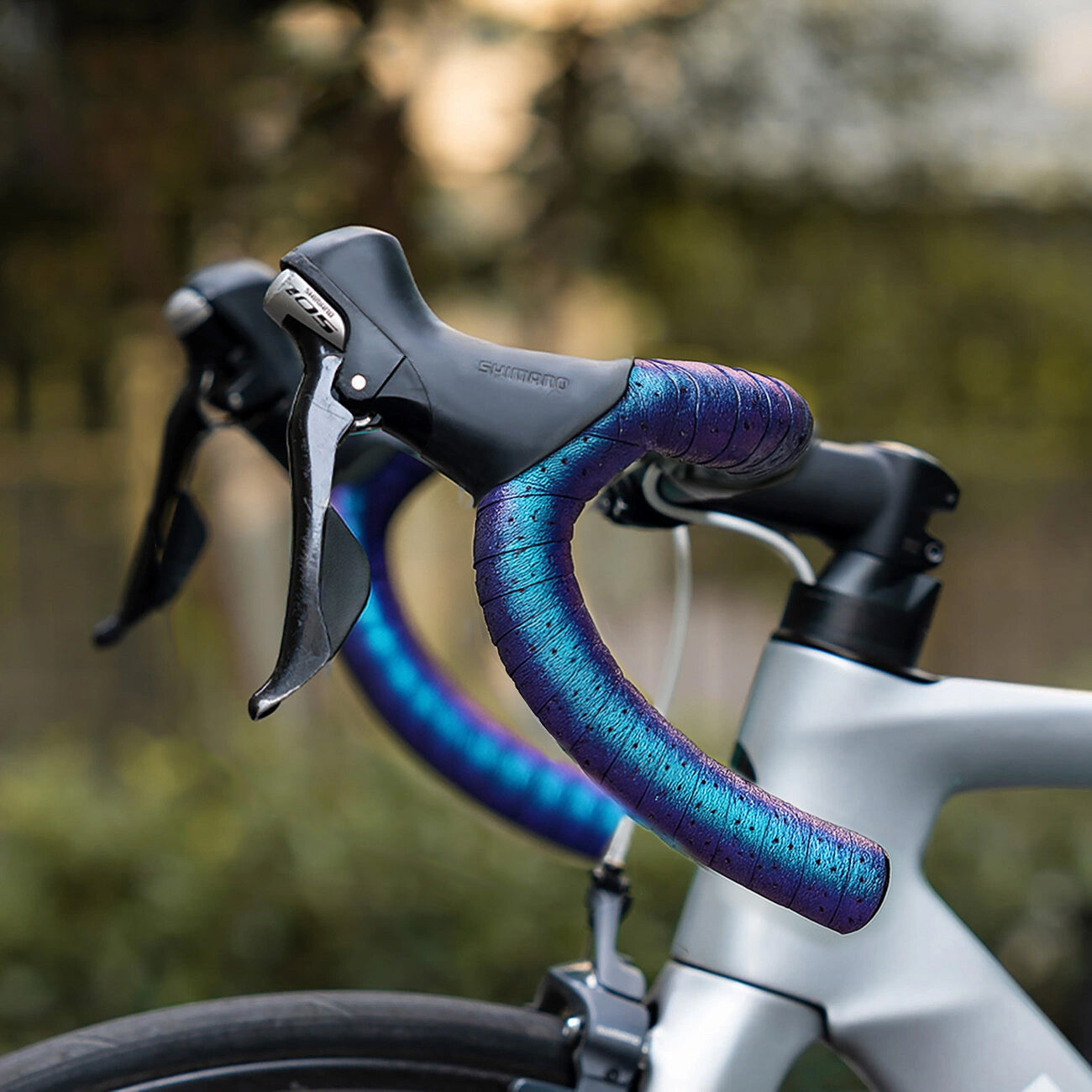 Rockbros Handlebar Tape Perforated Silicone with Chameleon Effect - Purple - imagine 5