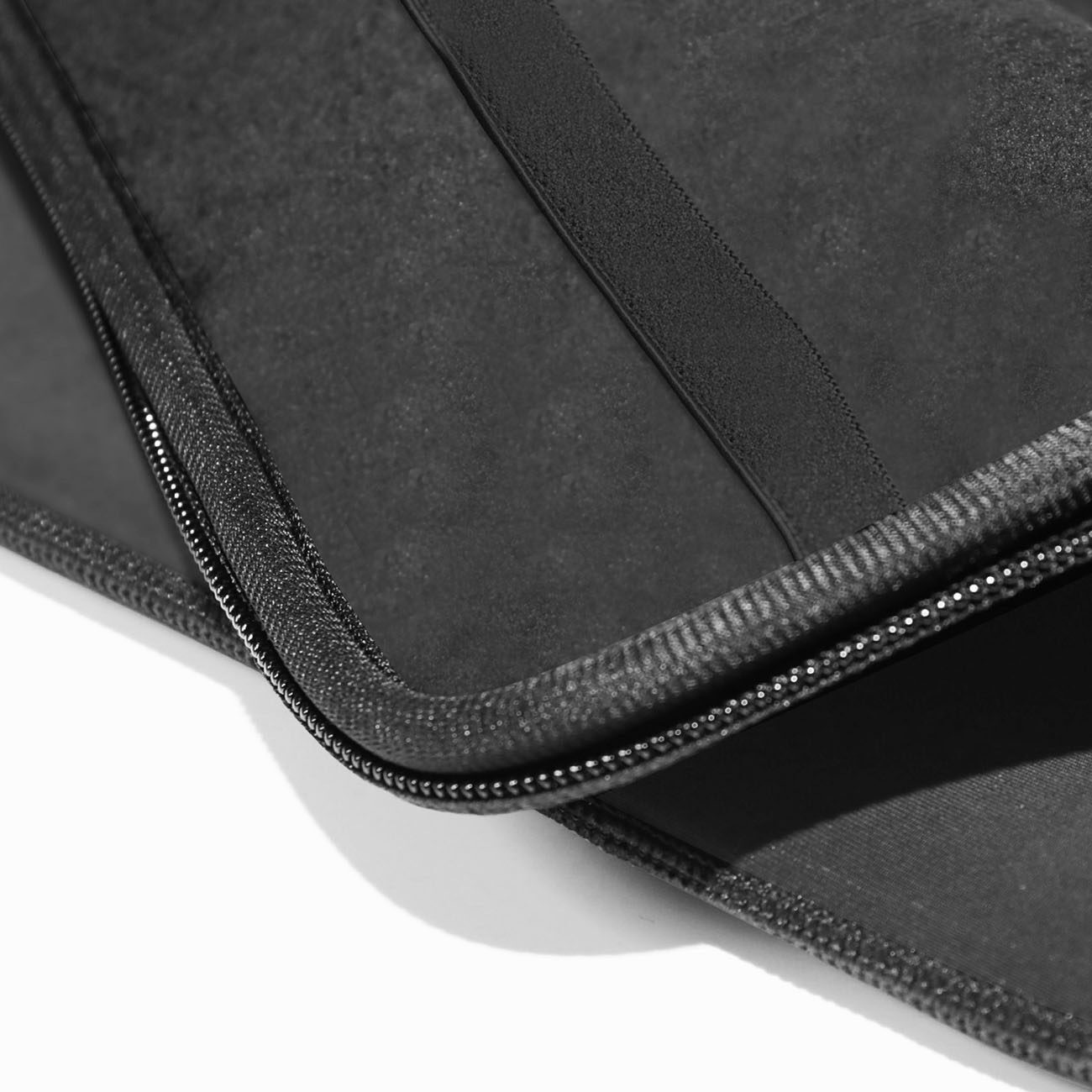 AmazingThing Minimal BasicBag Laptop Bag for MacBook Neo 13" - Black - imagine 5